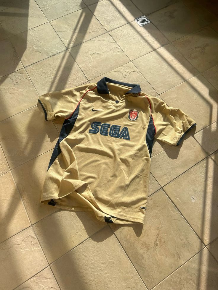 Camiseta de visitante del Arsenal 01-02