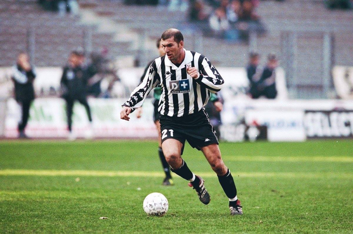 Juventus 99-00 - RetroJersey