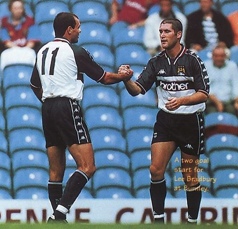 Manchester City 97-98 - RetroJersey